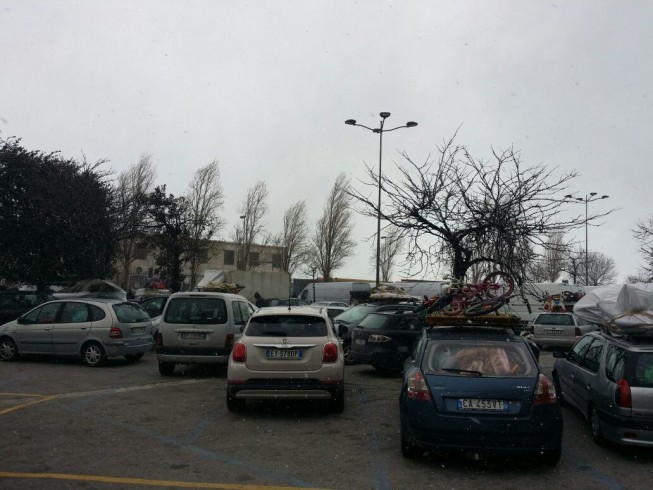 Il parcheggio bus di via Ligea diventa “sala d’attesa” - aSalerno.it