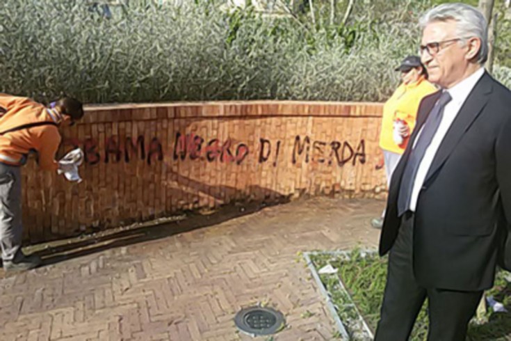 Salerno: razzismo contro Obama, scritta offensiva subito rimossa - aSalerno.it