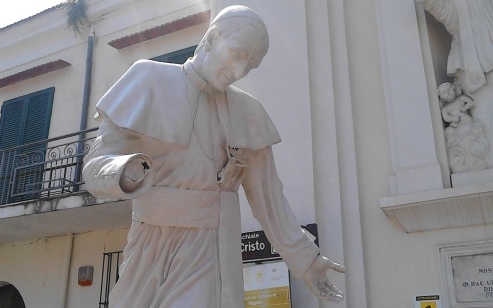 Pagani : Danneggiata la Statua di Sant’Alfonso - aSalerno.it