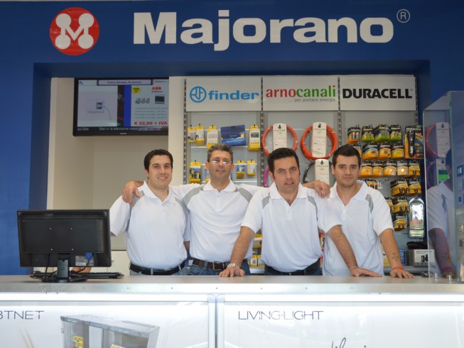 Nuovo store Majorano, posti di lavoro per 50enni - aSalerno.it