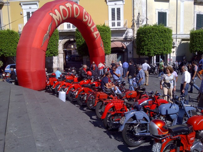 Arriva a Cava il Tour Internazionale “Moto Guzzi” - aSalerno.it