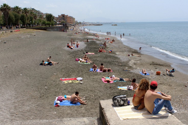 Mare sporco a Salerno, denuncia dei giovani Cisl - aSalerno.it
