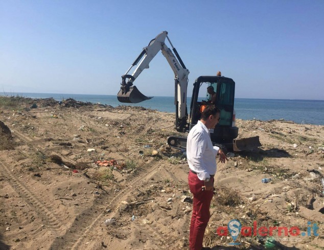 Nuove operazioni di pulizia sulle spiagge del litorale di Pontecagnano - aSalerno.it
