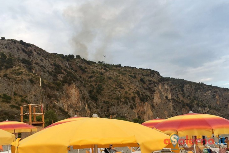 LE FOTO – Incendi nel Cilento, vanno a fuoco ettari di terreno - aSalerno.it