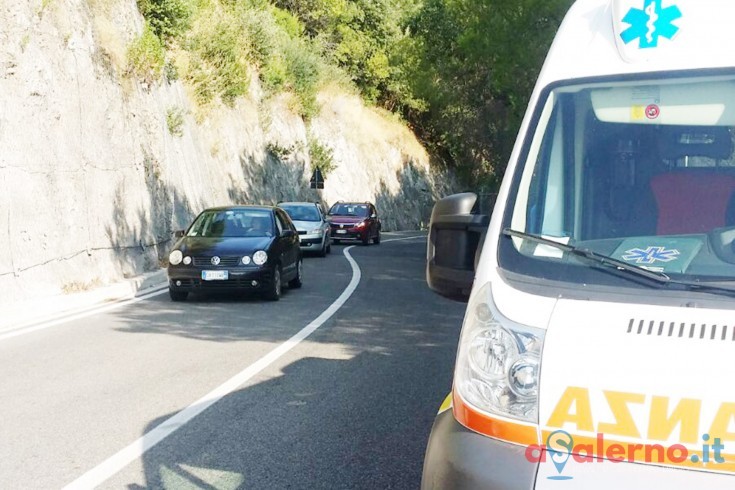 Incidente ad Erchie in costiera amalfitana tra moto e auto, grave 16enne - aSalerno.it