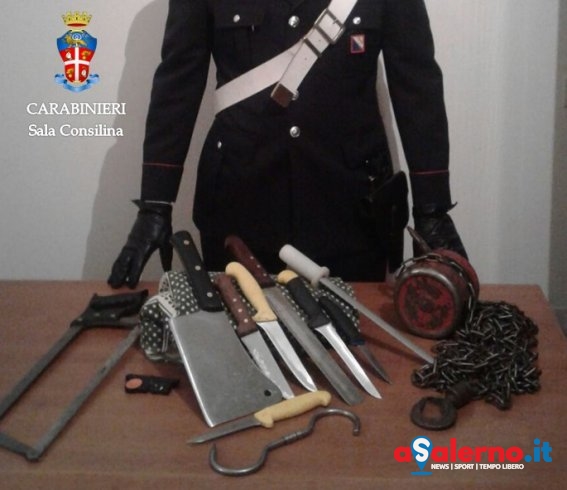 Fermato in auto dai Carabinieri, 37enne nascondeva armi nel bagagliaio - aSalerno.it
