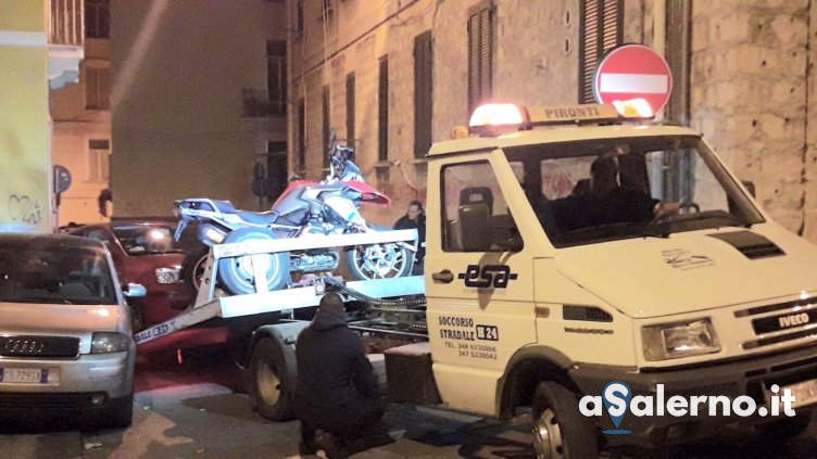 Dramma a Salerno, 20enne sbalza dalla moto e muore – FOTO - aSalerno.it