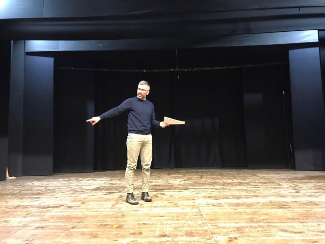 Scena Teatro, lezioni video per gli oltre 200 allievi dal palco del centro sociale - aSalerno.it