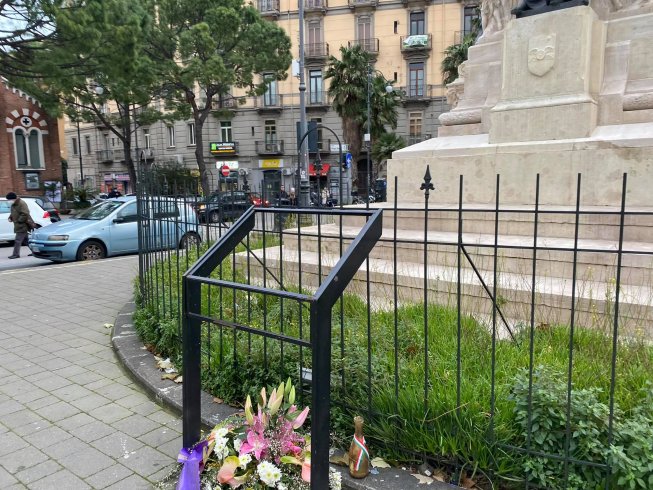 “Comune ripristini la targa al monumento ai caduti in piazza Vittorio Veneto” - aSalerno.it