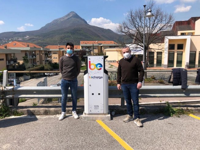 Installate 4 stazioni di ricarica per veicoli elettrici a Giffoni Sei Casali - aSalerno.it