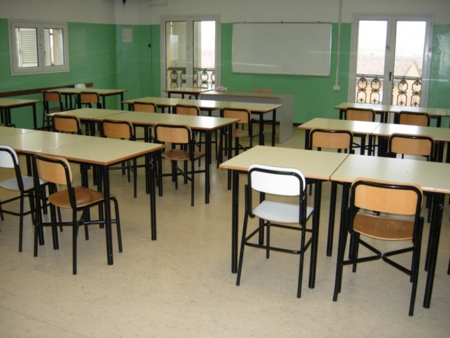 Salerno: la denuncia dei docenti precari, in 150 senza stipendio - aSalerno.it