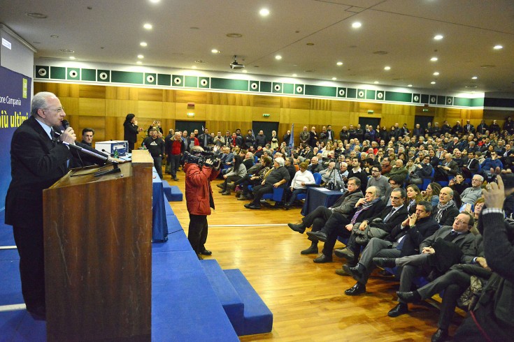De Luca si sgancia dal Pd: «Mia candidatura non è di partito» - aSalerno.it