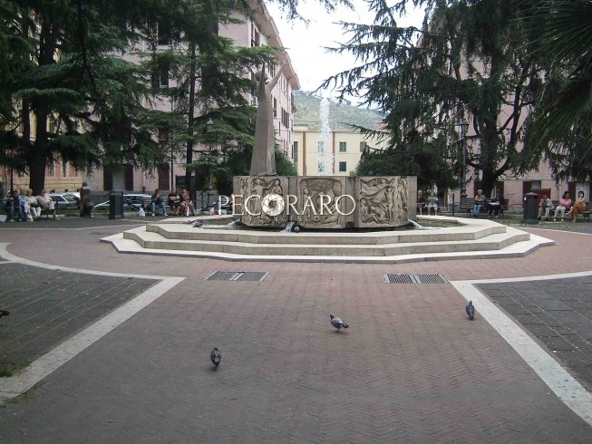 Botte da orbi in piazza San Francesco, arrestati tre ucraini - aSalerno.it