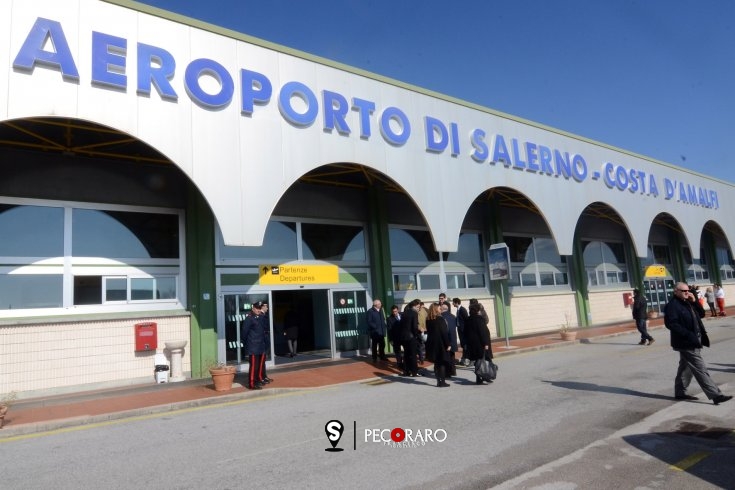 De Luca si riprende l’aeroporto: “Lo gestiremo noi” - aSalerno.it