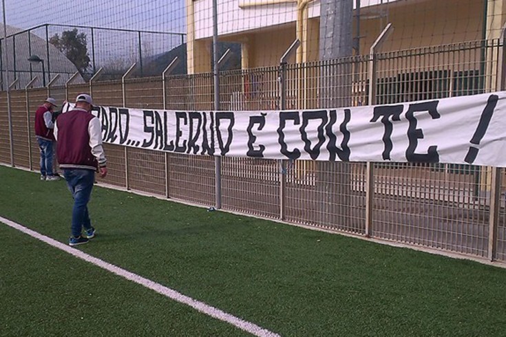 Al Volpe spunta uno striscione per Lanzaro - aSalerno.it