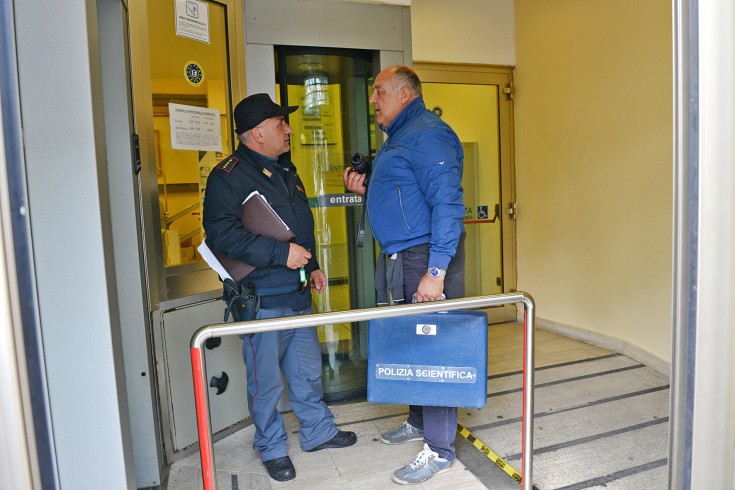 Giovi, sfiorato da un proiettile sul balcone di casa - aSalerno.it