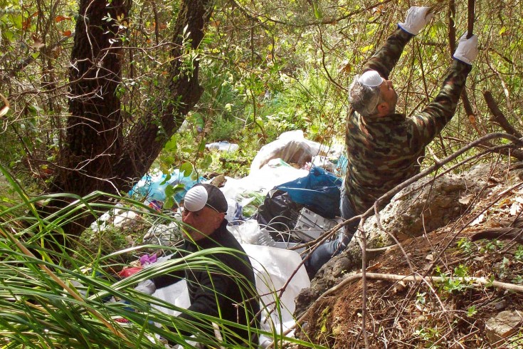 Camerota. Eseguita questa mattina la bonifica della scogliera in località calanca - aSalerno.it