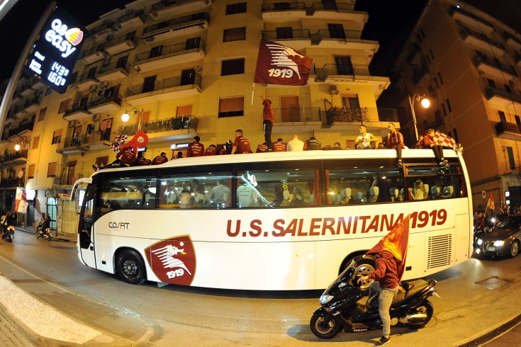 Pullman della Salernitana, ora trasporta i turisti - aSalerno.it