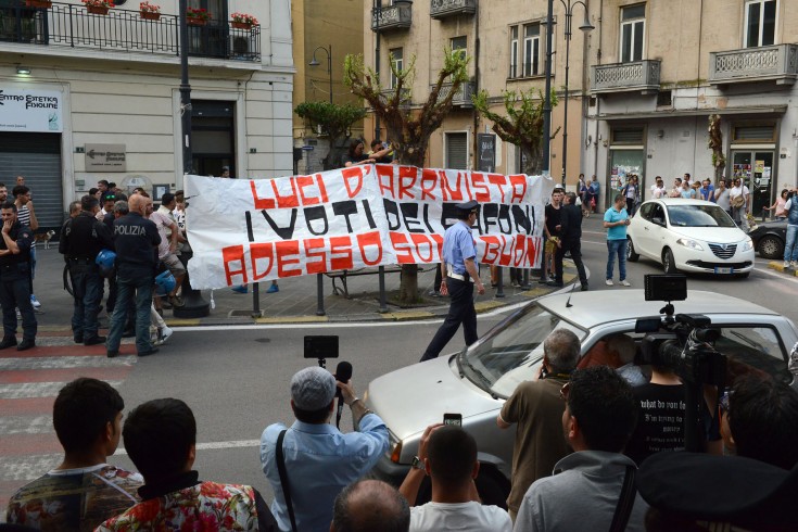 Identificati 10 nocerini che contestarono De Luca - aSalerno.it