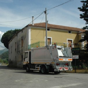 lavoratori consorzio rifiuti