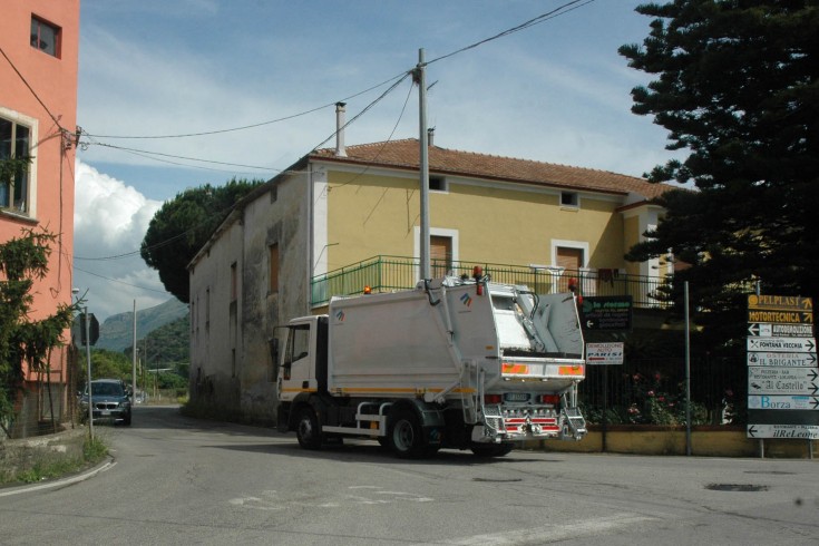 Sede occupata, la protesta dei lavoratori del Consorzio di Bacino Salerno 2 - aSalerno.it