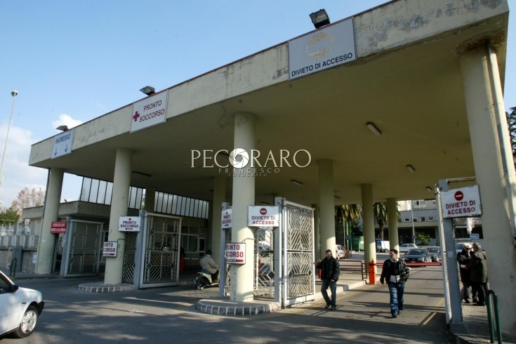 Nocera, crolla il soffitto al pronto soccorso dell’Umberto I - aSalerno.it