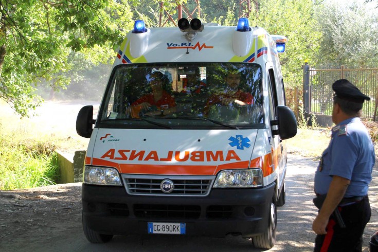 Eboli, allevatore 29enne incornato da una bufala al basso ventre - aSalerno.it