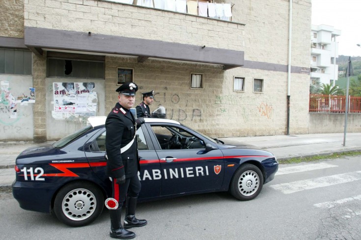 Incubo a Mariconda, fratello armato minaccia e picchia la sorella: arrestato dai Carabinieri - aSalerno.it