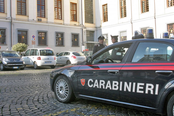 Due ladri armati e in passamontagna rapinano una tabaccheria a Pastena - aSalerno.it