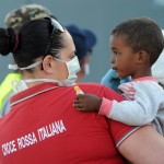 22/06/2015  Salerno Molo Manfredi Sbarco Migranti dalla nave tedesca Holstein.