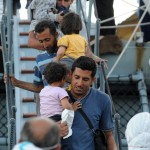 22/06/2015  Salerno Molo Manfredi Sbarco Migranti dalla nave tedesca Holstein.