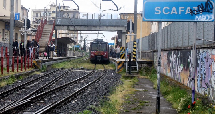 Scafati, due giovani tentano rapina alla stazione - aSalerno.it