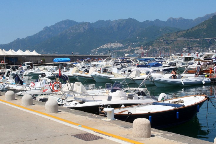 Salerno: scatta la lite, tenta di strangolare la fidanzata - aSalerno.it