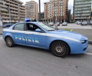 Auto Polizia 03