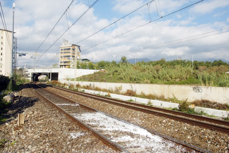 Ennesimo dramma sui binari: travolto dal treno in corsa sulla linea Salerno-Battipaglia - aSalerno.it