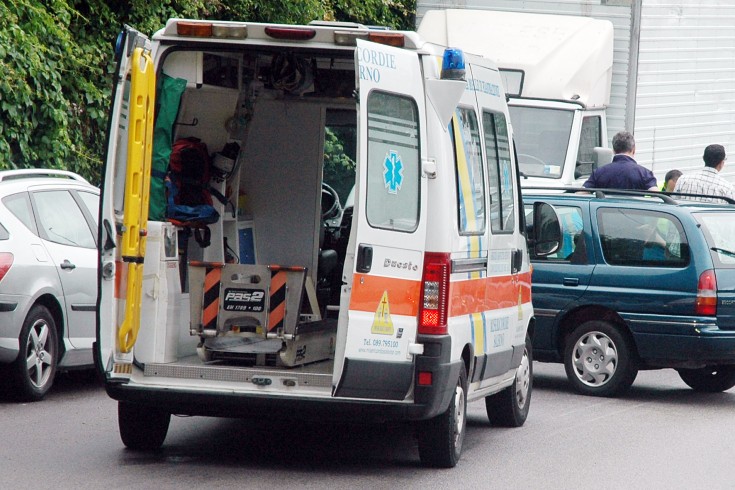 Scontro tra auto a Capaccio: ferite 5 persone - aSalerno.it