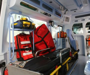 humanitas croce rossa ambulanza