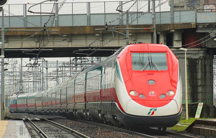 Blocco di due treni sulla linea Salerno-Napoli - aSalerno.it
