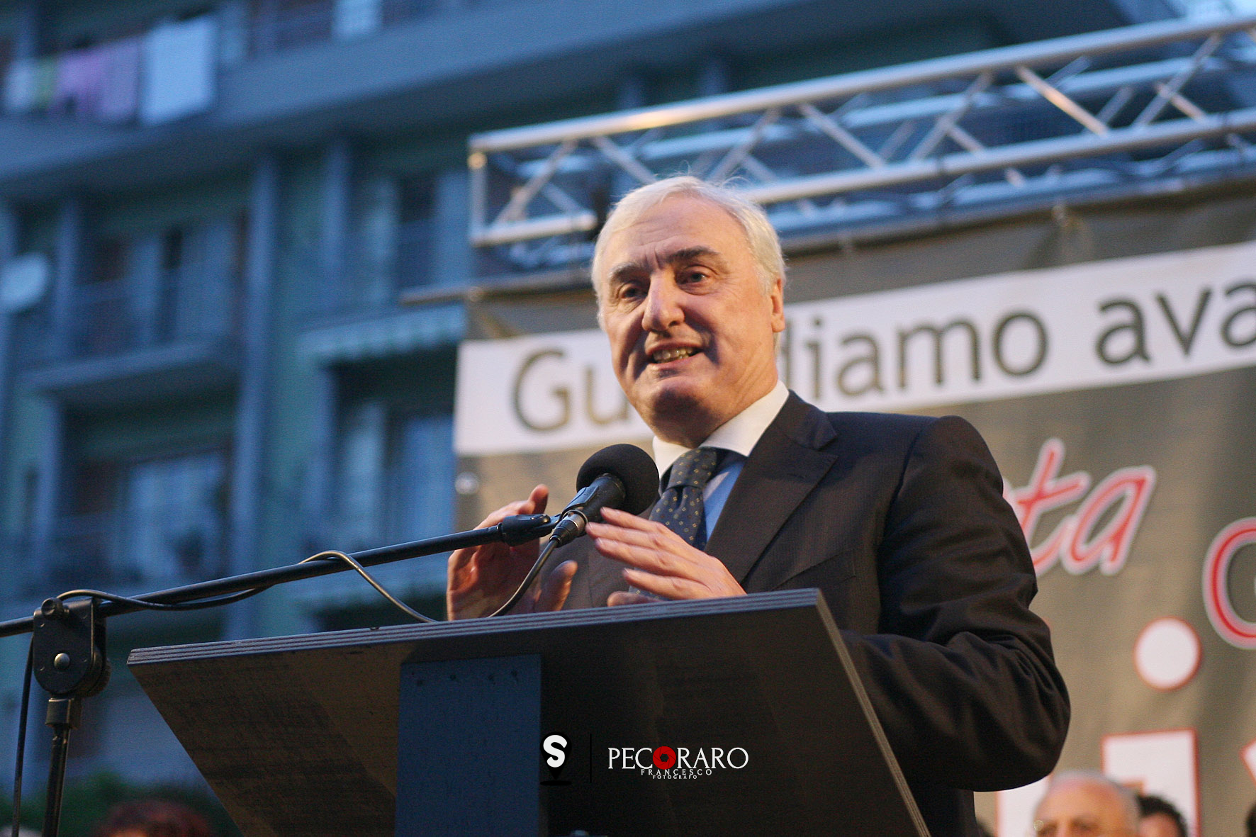 10 05 2014 Baronissi Comizio Elettorale Gianfranco Valiante con Vincenzo De Luca.