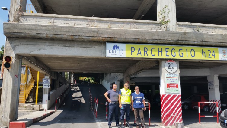 Eboli, torna la sosta a pagamento al parcheggio in ospedale - aSalerno.it