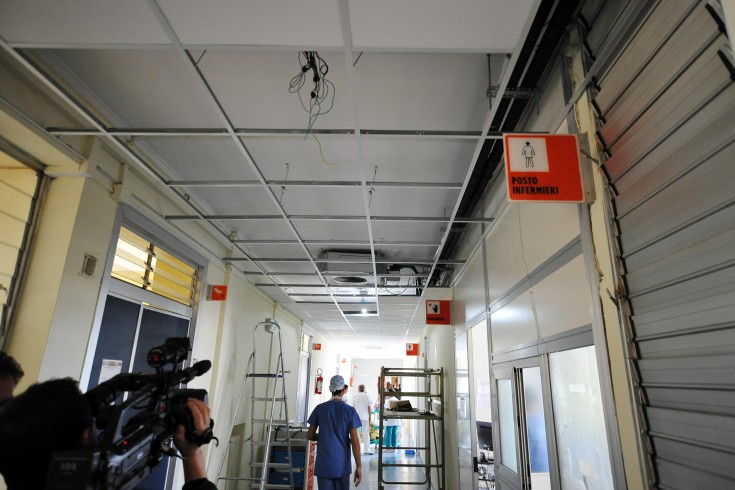Accorpamenti per molti reparti negli ospedali salernitani - aSalerno.it