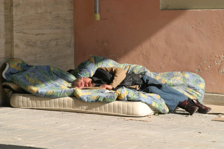 Aiutare chi vive in strada, giovedì vertice tra amministrazione e associazioni - aSalerno.it