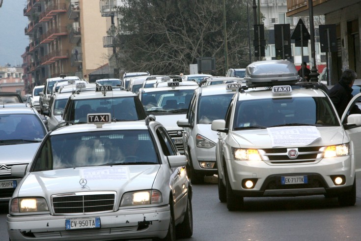 Zitarosa scrive al sindaco Napoli: “Pochi taxi a Salerno” - aSalerno.it