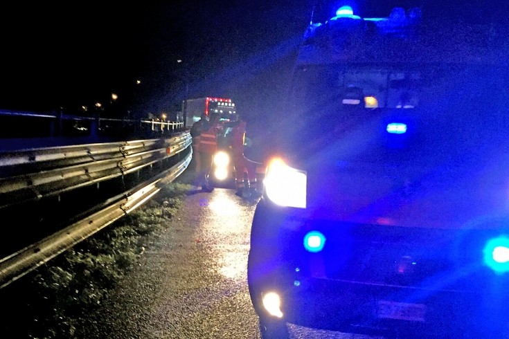 Auto finisce contro il muro di una galleria, 4 feriti - aSalerno.it