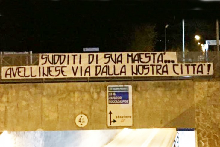 Avellino in ritiro punitivo a Capaccio, tifosi granata si fanno sentire - aSalerno.it