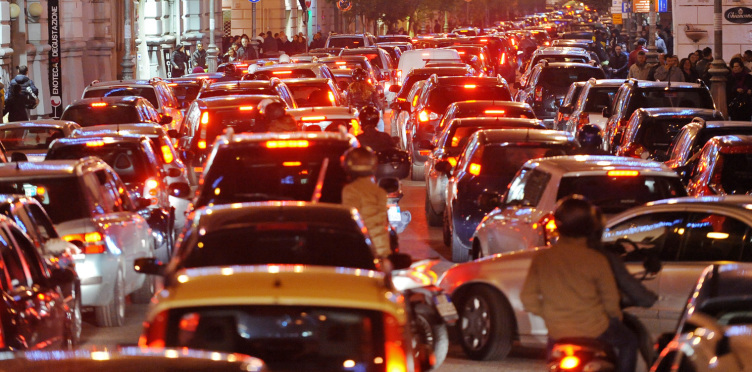 Violenta rissa nei pressi del Grand Hotel Salerno, traffico in tilt - aSalerno.it