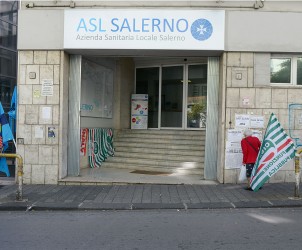 Salerno ASL protesta operatori comparto asl sanitario e relativa occupazione della direzione generale