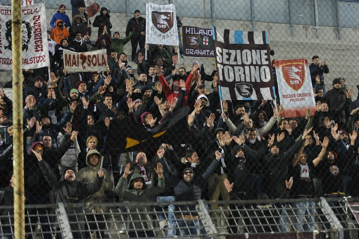 Sprangate alle auto dei supporters granata, vile attacco a Vicenza - aSalerno.it