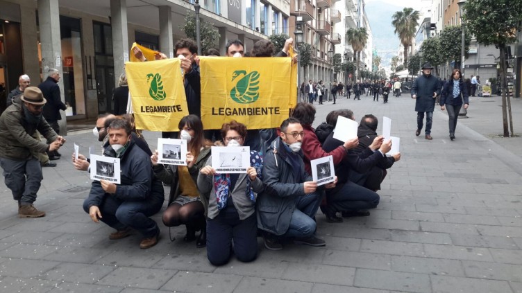 No alla centrale biomasse a Paestum, flash mob sul corso di Salerno - aSalerno.it