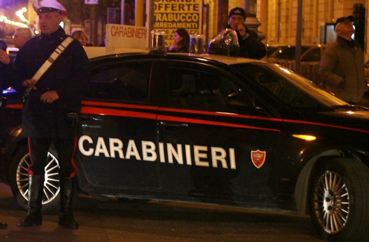 Bomba carta davanti al centro scommesse, scattano le indagini dei Carabinieri a Scafati - aSalerno.it